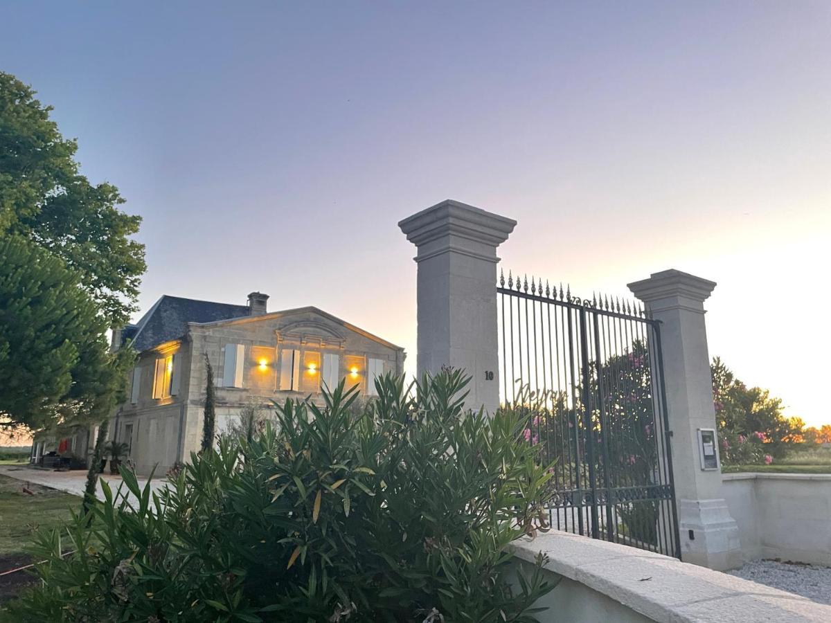 Chateau De Neyran Chambre D'Hotes & Spa 滨海苏拉克 外观 照片
